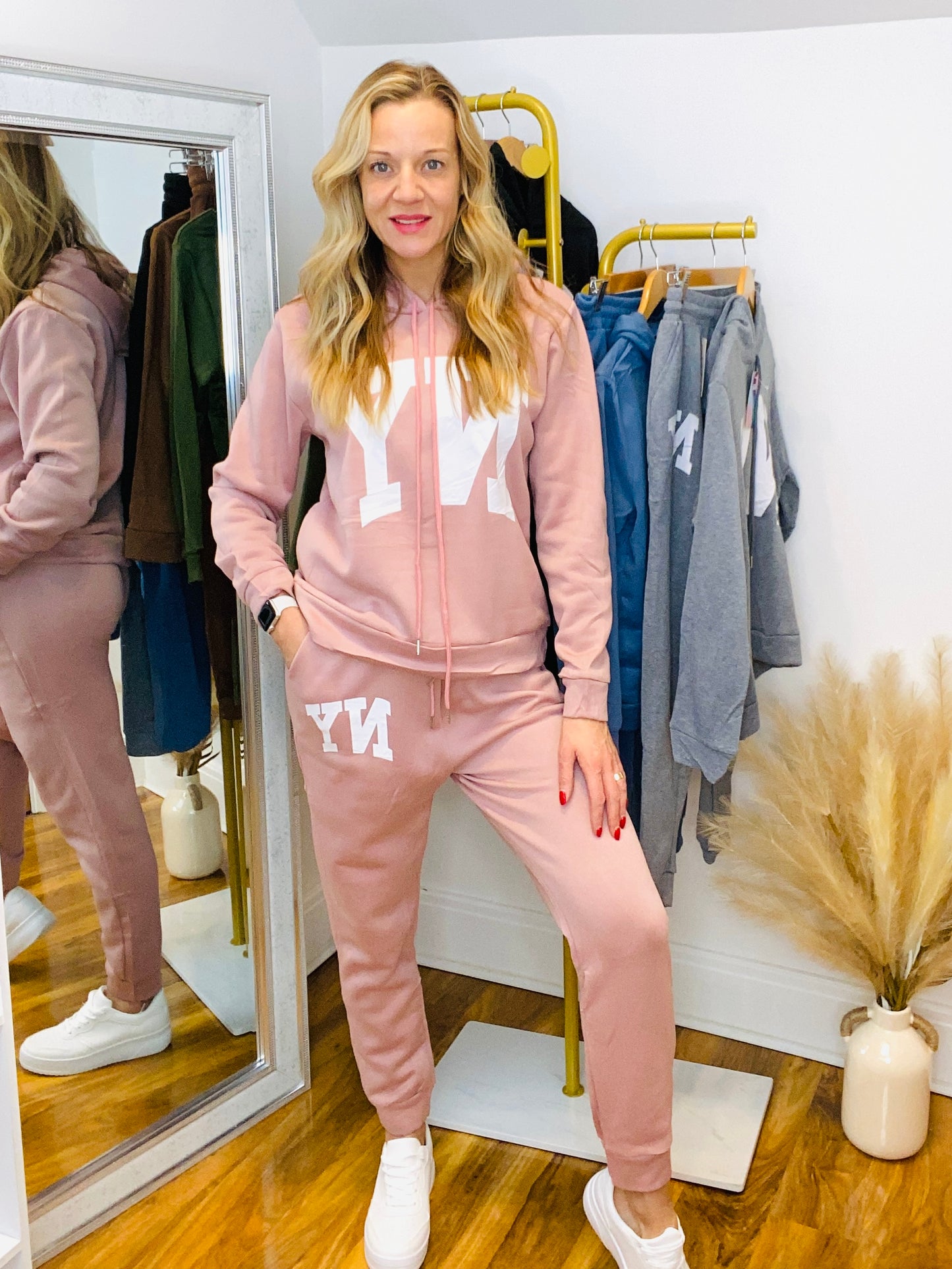 LISA - NY Logo Tracksuit In Pink