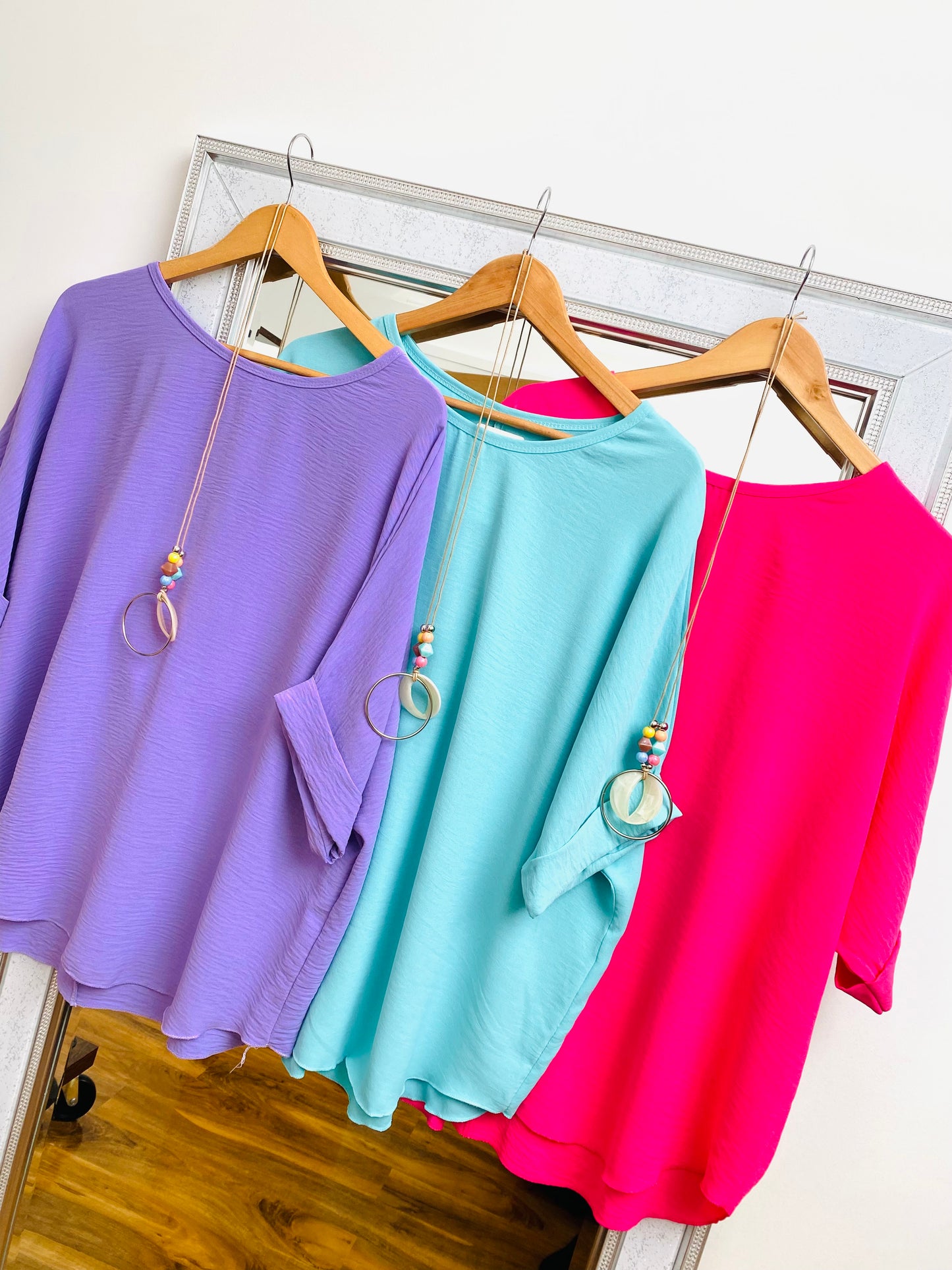 Plain Short Sleeve Necklace Top (OUTLET)