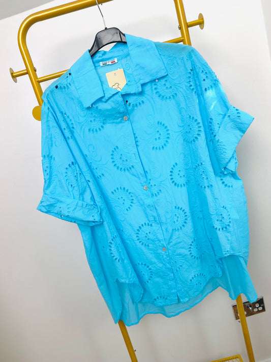 Embroidered Anglaise Short Sleeved Shirt In Turquoise (OUTLET)