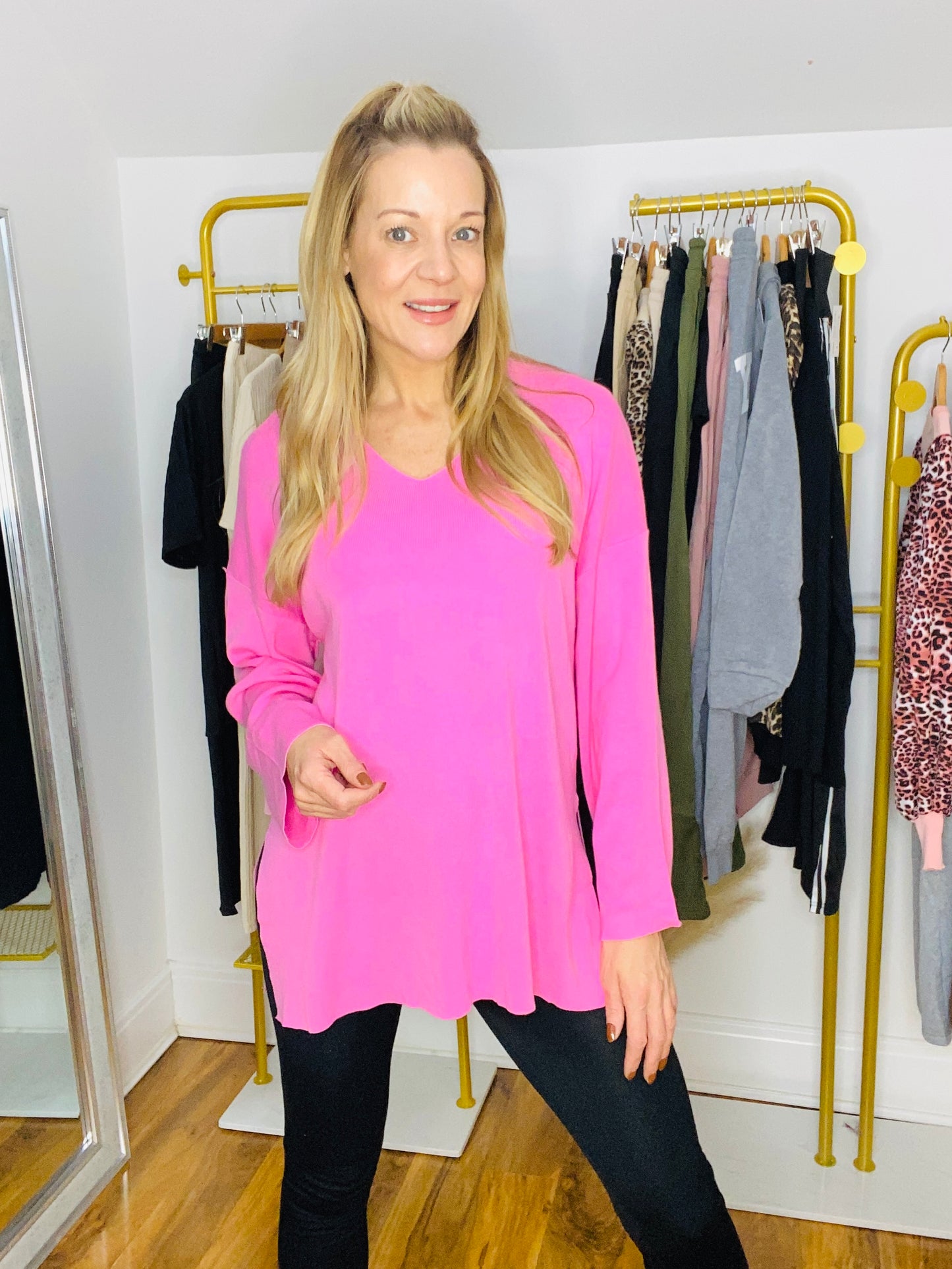 ROBIN - Plain V neck Jumper In Bubble Gum Pink