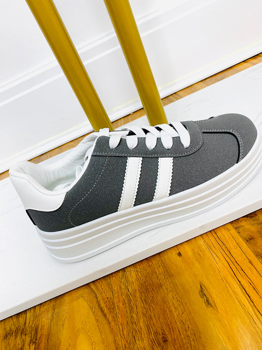 Leather Look Stripe Trainers In Dark Grey LFH038